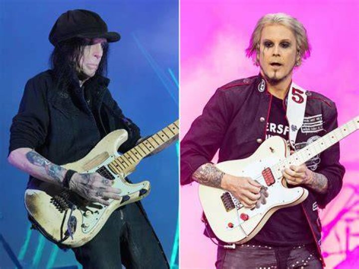 Mick Mars' pet Cats