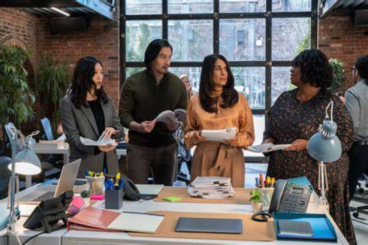 Partner Track. (L to R) Roby Attal as Justin, Alexandra Turshen as Rachel Friedman in episode 101 of Partner Track. Cr. Vanessa Clifton/Netflix © 2022 Partner Track. (L to R) Roby Attal as Justin, Alexandra Turshen as Rachel Friedman in episode 101 of Partner Track. Cr. Vanessa Clifton/Netflix © 2022